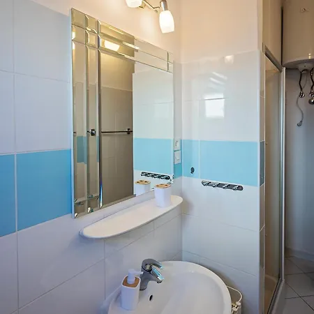 Viktor Apartment *